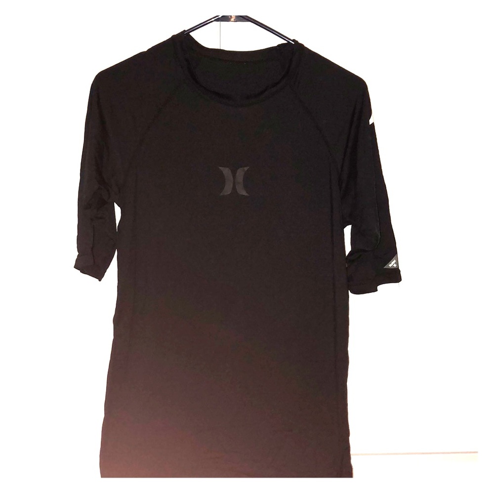 Men’s small Hurley rash guard